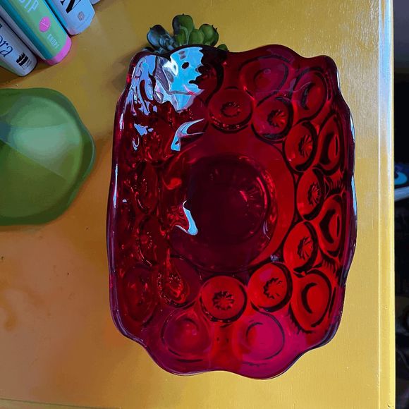 Vintage L.E. Smith Ruby Red Glass Moon and Stars Banana Boat Fruit Bowl - Picture 2 of 6